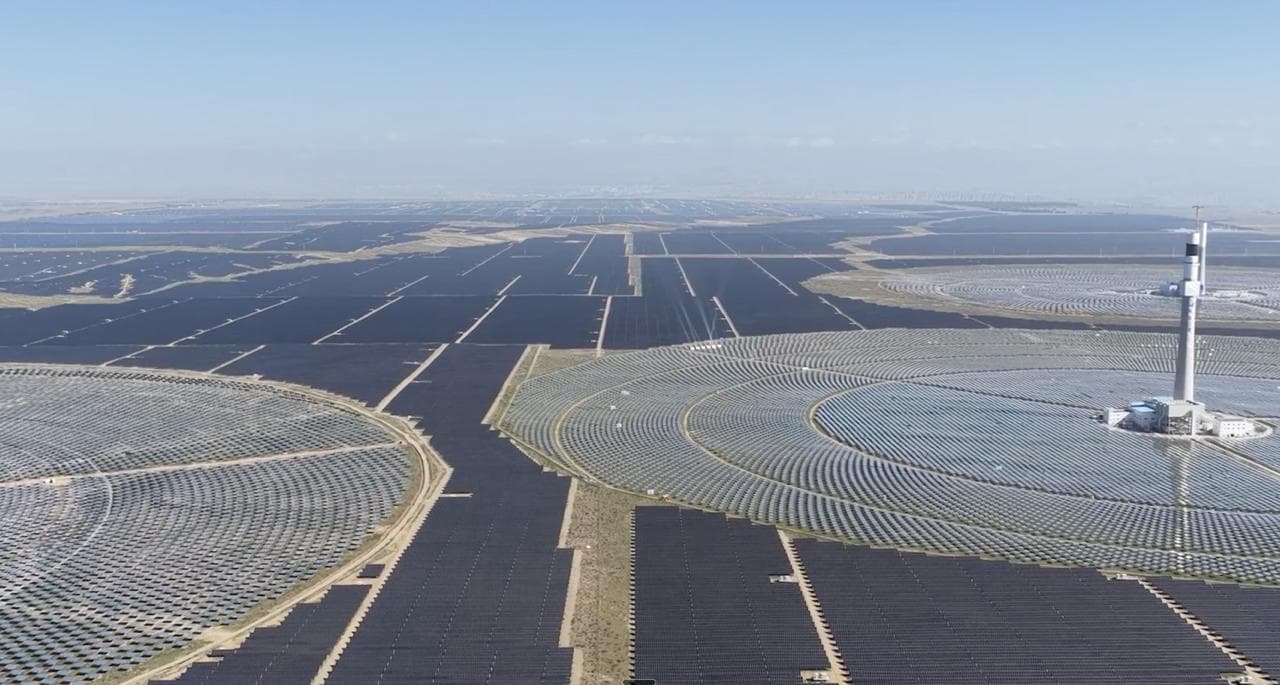 China Built a Solar Power Plant the Size of Half of Moscow — illustration